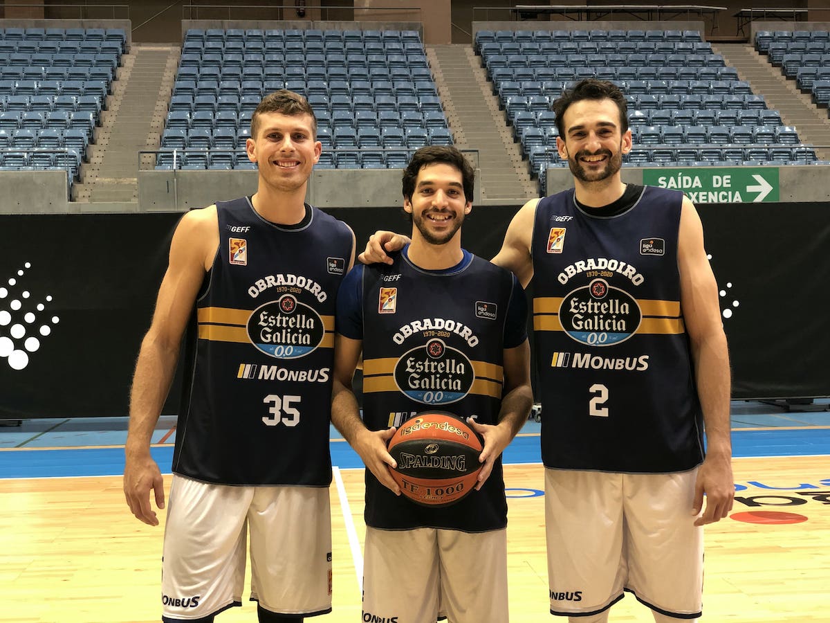 Pepe Pozas, Álvaro Muñoz y Chris Czerapowicz, capitanes del Monbus Obradoiro en la temporada del 50 aniversario del club