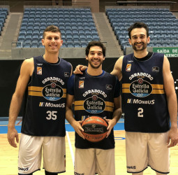Pepe Pozas, Álvaro Muñoz y Chris Czerapowicz, capitanes del Monbus Obradoiro en la temporada del 50 aniversario del club