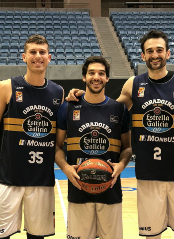 Pepe Pozas, Álvaro Muñoz y Chris Czerapowicz, capitanes del Monbus Obradoiro en la temporada del 50 aniversario del club