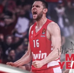 Kostas Papanikolaou, tres años más en el Olympiacos