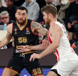 El Mónaco derrota al Olympiacos, 64-60