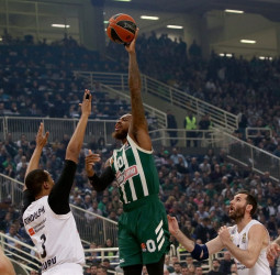 El Panathinaikos negocia la renovación de Thomas y no cuenta con Langford