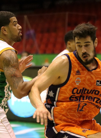 Valencia Basket cae en la pista del Coosur Real Betis (95-85)