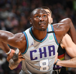 Bismack Biyombo llega a un acuerdo con los Phoenix Suns