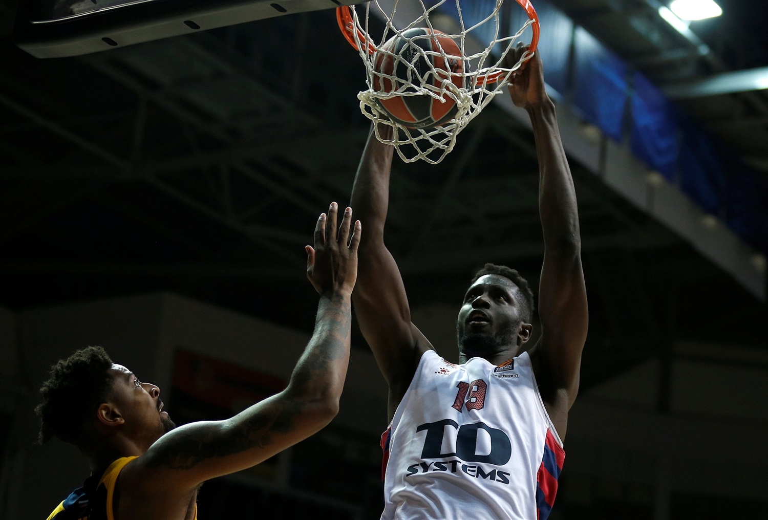 Tercer triunfo consecutivo del Baskonia en EuroLeague (67-89)