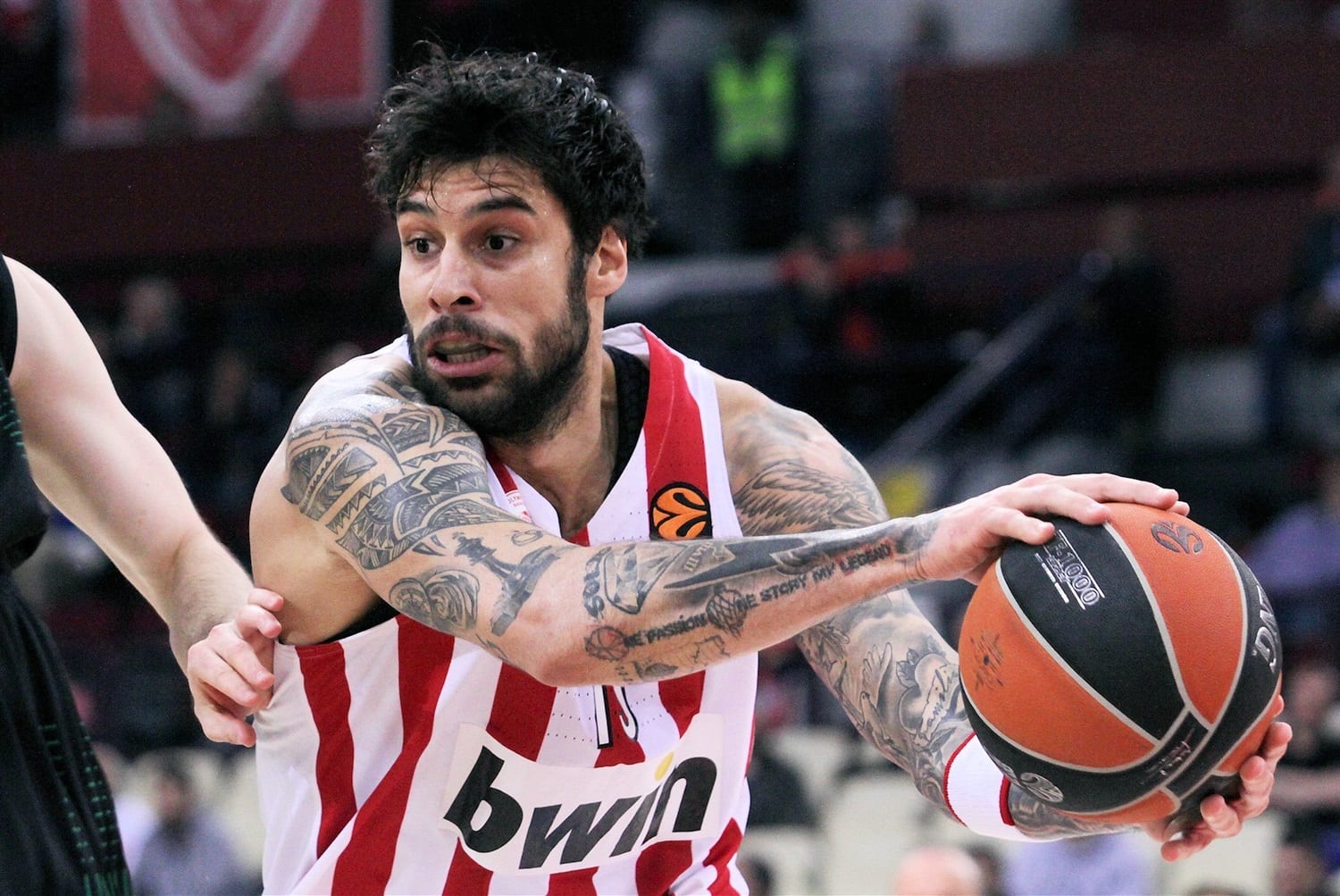 Olympiacos se despide de la temporada con una clara victoria sobre el Darussafaka (99-74)