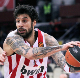 Olympiacos se despide de la temporada con una clara victoria sobre el Darussafaka (99-74)
