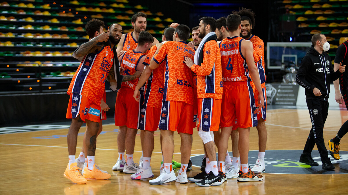 El Valencia Basket roza la perfección en Miribilla (73-106)