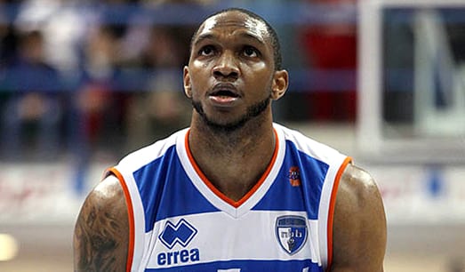 Maccabi ya tiene su pívot, el ex ACB Cedric Simmons