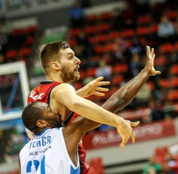 El CAI Zaragoza vence a Banco di Sardegna Sassari (87-75)