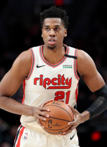 Hassan Whiteside ficha por los Sacramento Kings