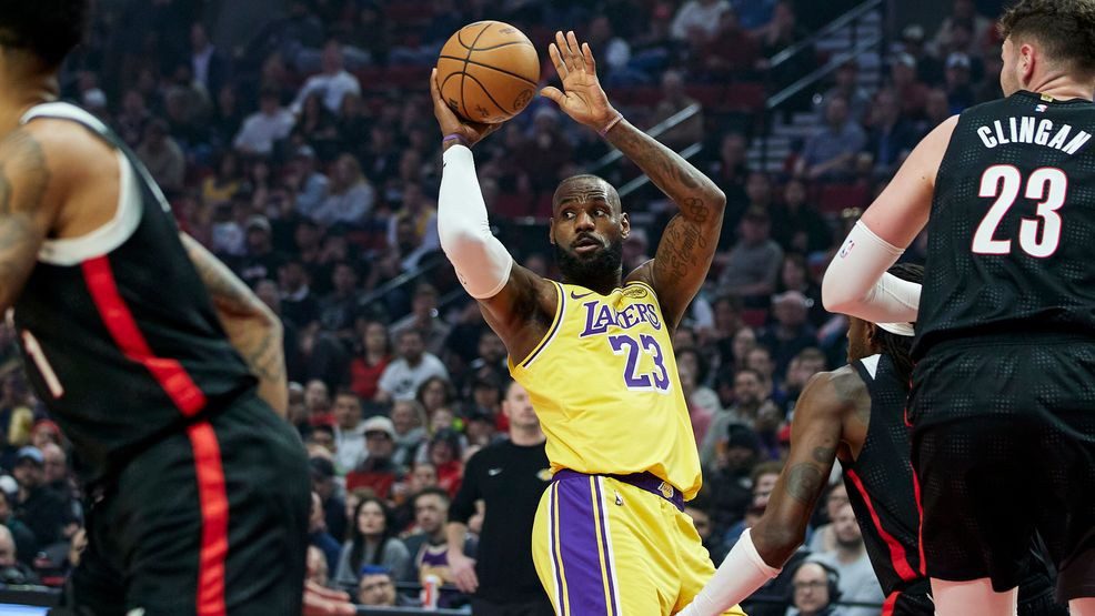 LeBron se desquita en Oregon, 110-102