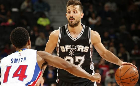 Laprovittola intenta ganarse la confianza de los Spurs