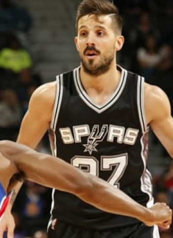 Laprovittola intenta ganarse la confianza de los Spurs