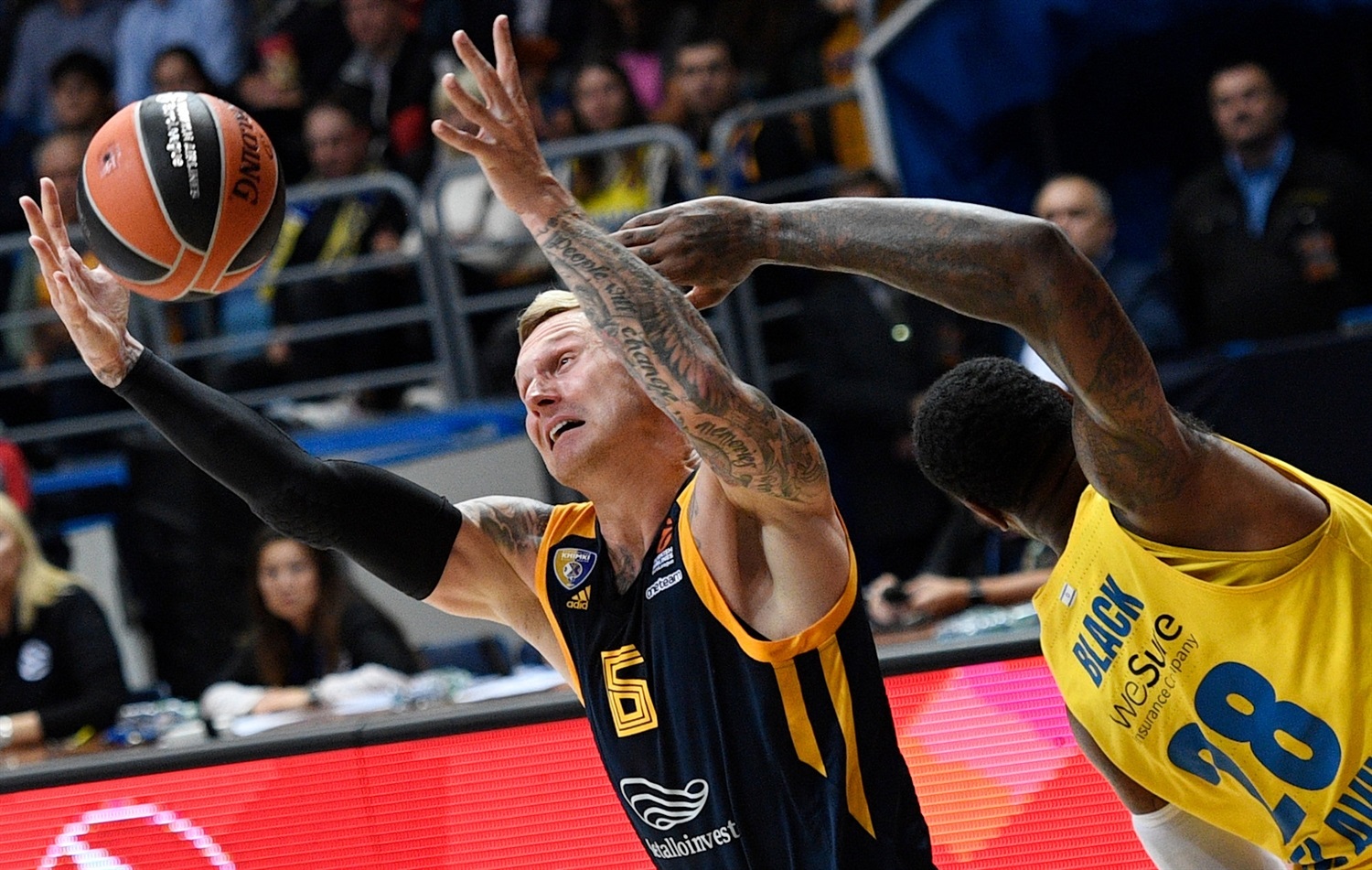 El Olympiacos y Valencia Basket sopesan fichar a Janis Timma