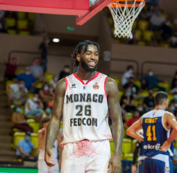 Mathias Lessort, opción interior para el Anadolu Efes