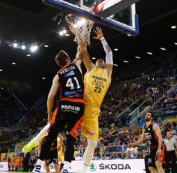 Una gran segunda parte permite al Valencia Basket asaltar el Gran Canaria Arena (68-84)
