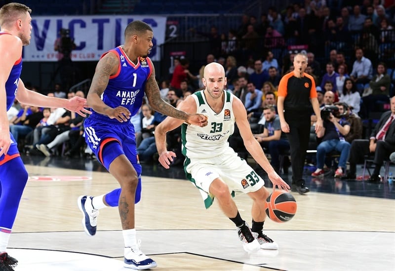 El Anadolu Efes claudica ante la ley de Nick Calathes (81-82)