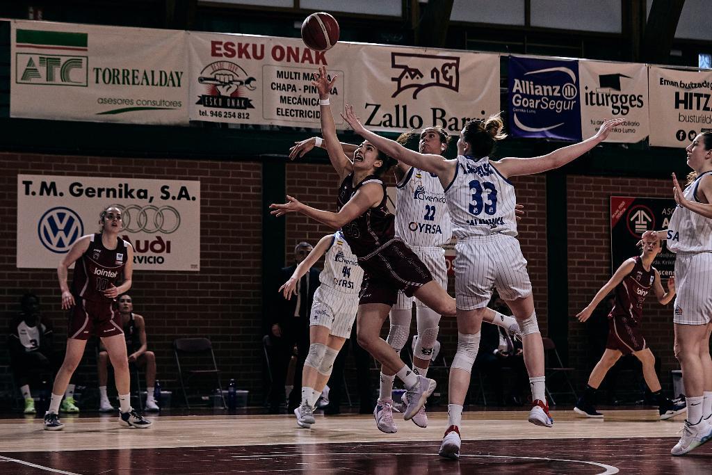 Perfumerías Avenida marca su territorio en el camino a la Final (55-77)