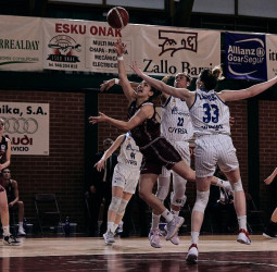 Perfumerías Avenida marca su territorio en el camino a la Final (55-77)