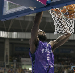 El San Pablo Burgos se clasifica a lo grande (87-71)