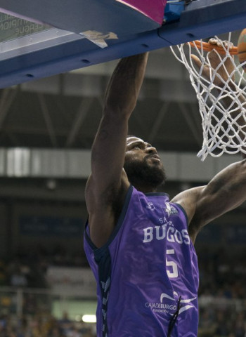 El San Pablo Burgos se clasifica a lo grande (87-71)
