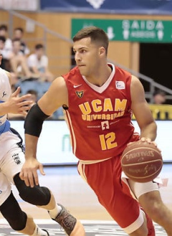 El UCAM Murcia acribilla a triples la resistencia del Rio Natura Monbus (78-86)