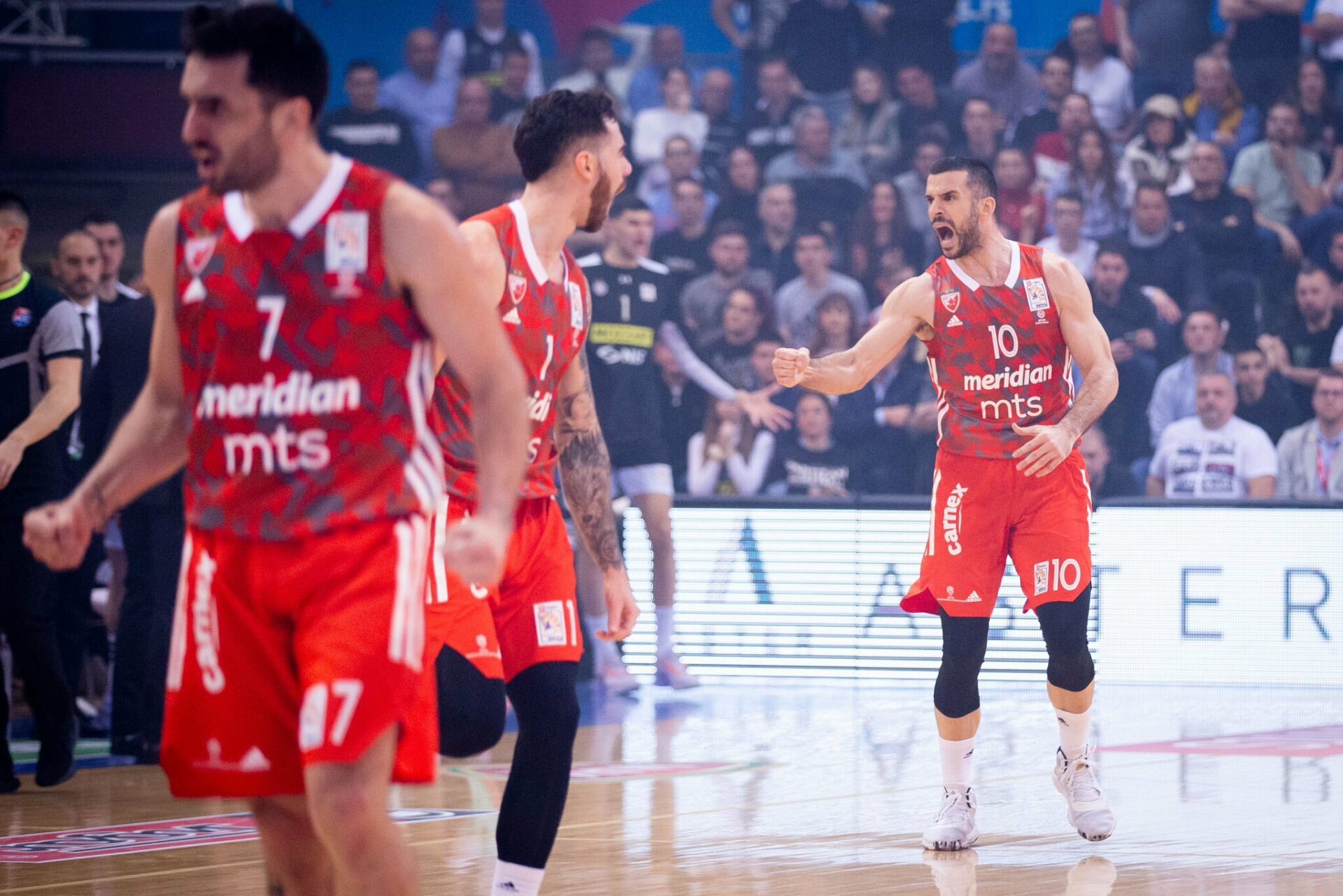 El Estrella Roja supera al Partizan, y el AS Mónaco cae derrotado