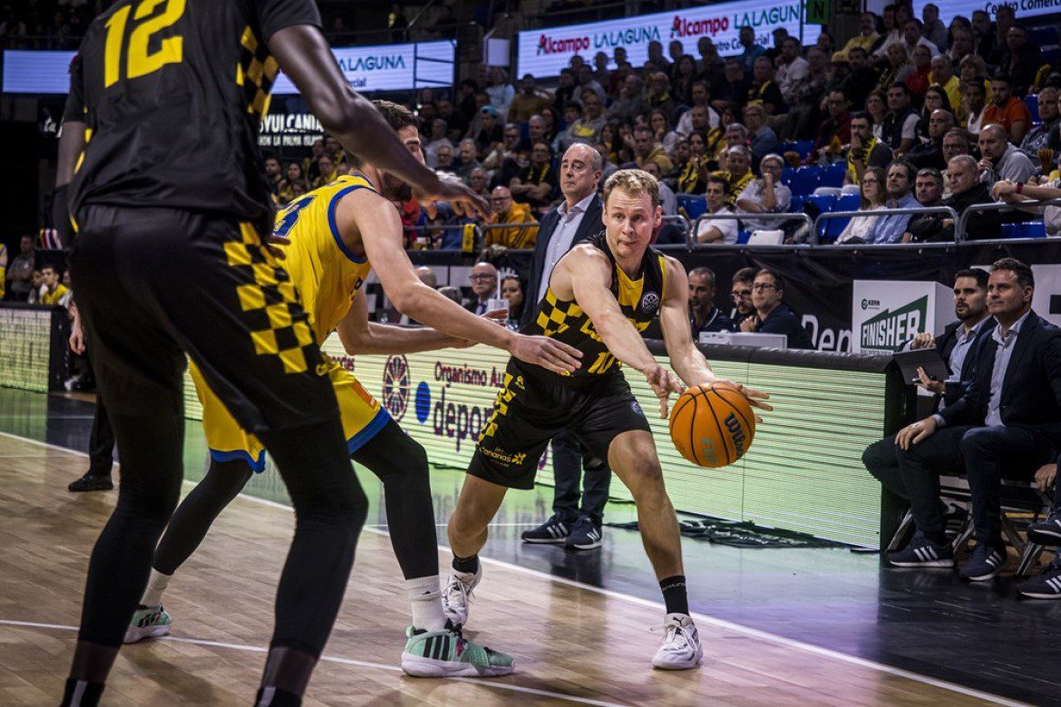 El Lenovo Tenerife es infalible en su pista, 89-68