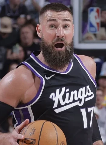 Bombazo en el mercado: Jonas Valanciunas, cerca de dejar la NBA para firmar con Panathinaikos