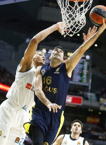El Madrid no pudo con el Fenerbahçe (83-86)
