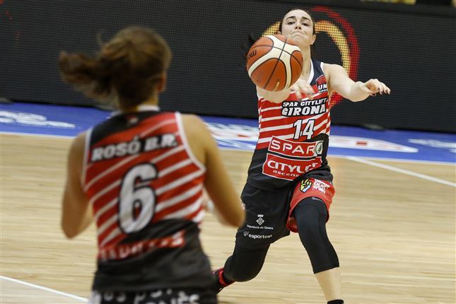 Spar Citylift Girona sufre para seguir el rebufo del líder