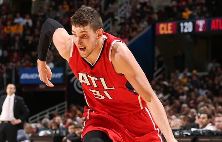 El ex Obradoiro Mike Muscala jugará dos temporadas más en los Atlanta Hawks