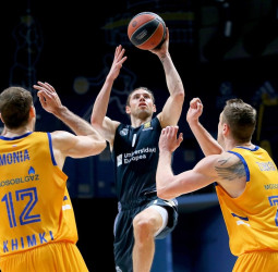Fabien Causeur, tres años más en el Real Madrid