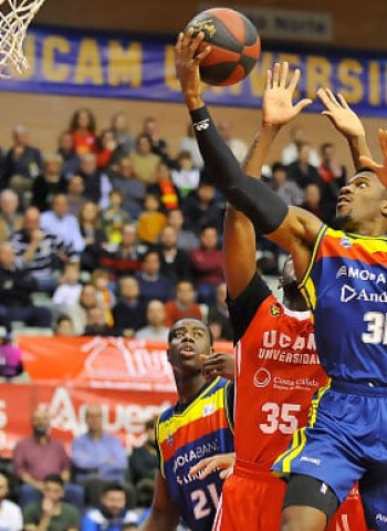 El MoraBanc Andorra pisa el acelerador en Murcia (67-77)