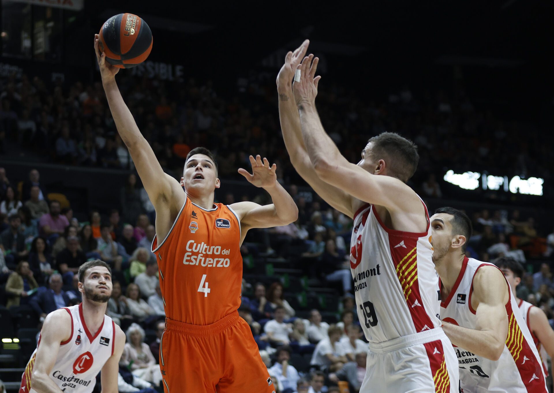 Valencia Basket negocia la renovación de Jaime Pradilla