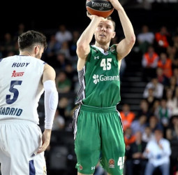 Dairis Bertans a un paso de ser jugador del Armani Milán