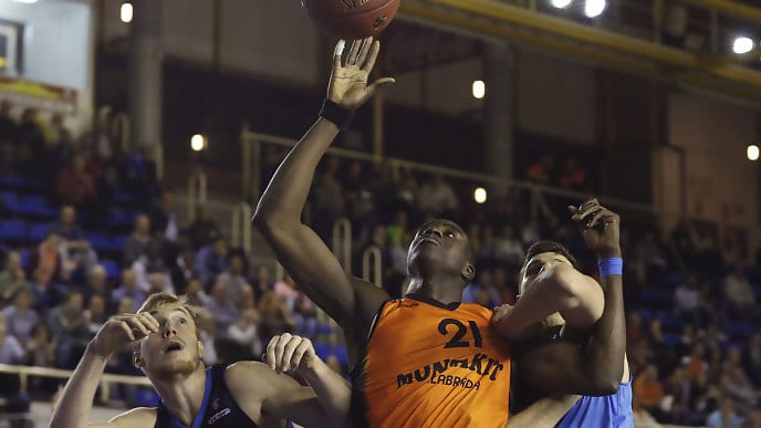 Montakit Fuenla se da un homenaje y da otro paso hacia el Top 16 (105-80)