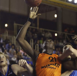 Montakit Fuenla se da un homenaje y da otro paso hacia el Top 16 (105-80)
