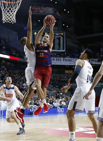 Víctor Claver y Stratos Perperoglou, en línea ascendente