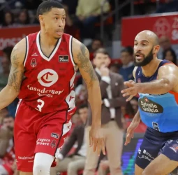 El Casademont Zaragoza juega mejor sus últimas cartas, 84-76