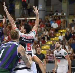 Unicaja se lleva la Copa de Andalucía en un final de infarto, 80-77