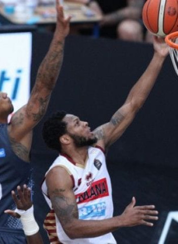 [2-1] El Reyer Venezia toma ventaja en la final al ritmo del Haynes (67-73)