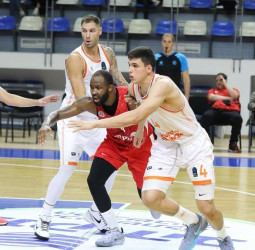 Valencia Basket comienza ganando en su regreso a la EuroCup, 64-80