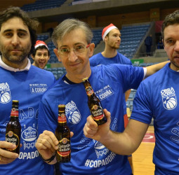 Recoge tu Camiseta Fan Estrella Galicia los días de partido del Rio Natura Monbus Obradoiro en Sar