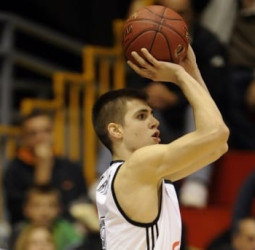Según el entrenador del Partizan Vanja Marinkovic fichará por el Baskonia