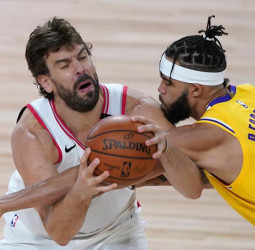 Los Raptors se imponen de manera solvente ante los Lakers (92-107)