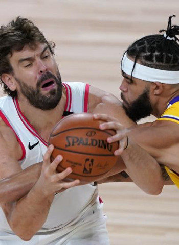 Los Raptors se imponen de manera solvente ante los Lakers (92-107)