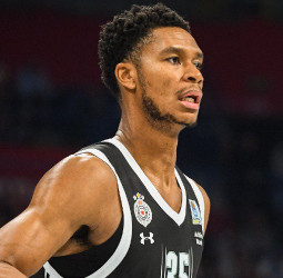 El Anadolu Efes, en avanzadas negociaciones con PJ Dozier