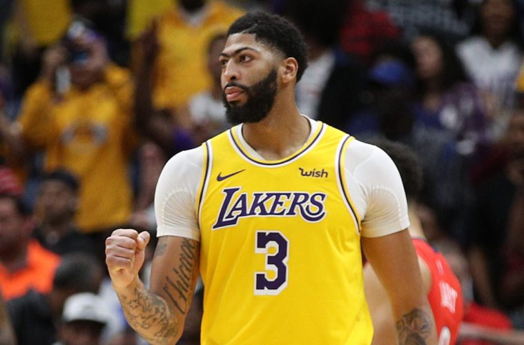 Alarma en los Lakers: Anthony Davis se lesiona en un ojo